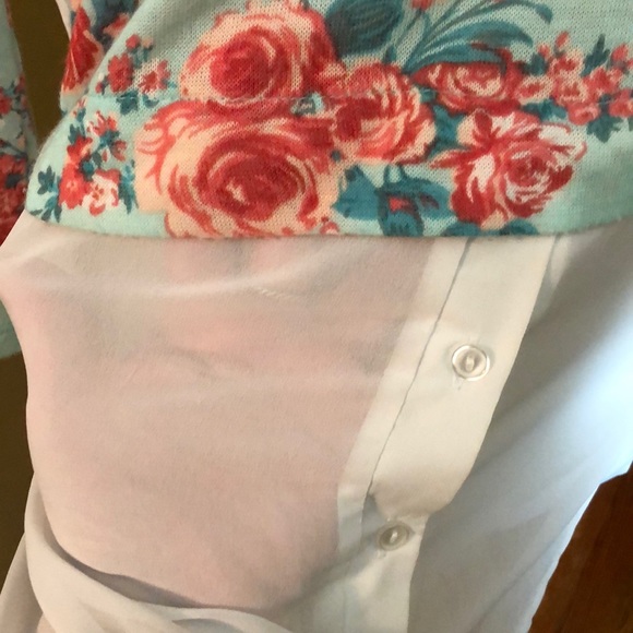 DEB sz MEDIUM Floral Sweater/Button Front $68 NEW - Picture 11 of 11